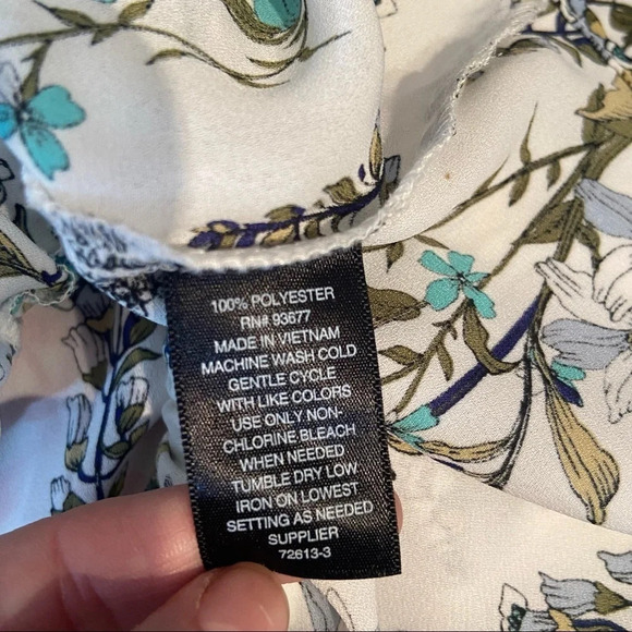 🛍️3/$30 Worthington women’s floral blouse in size medium - Picture 7 of 7